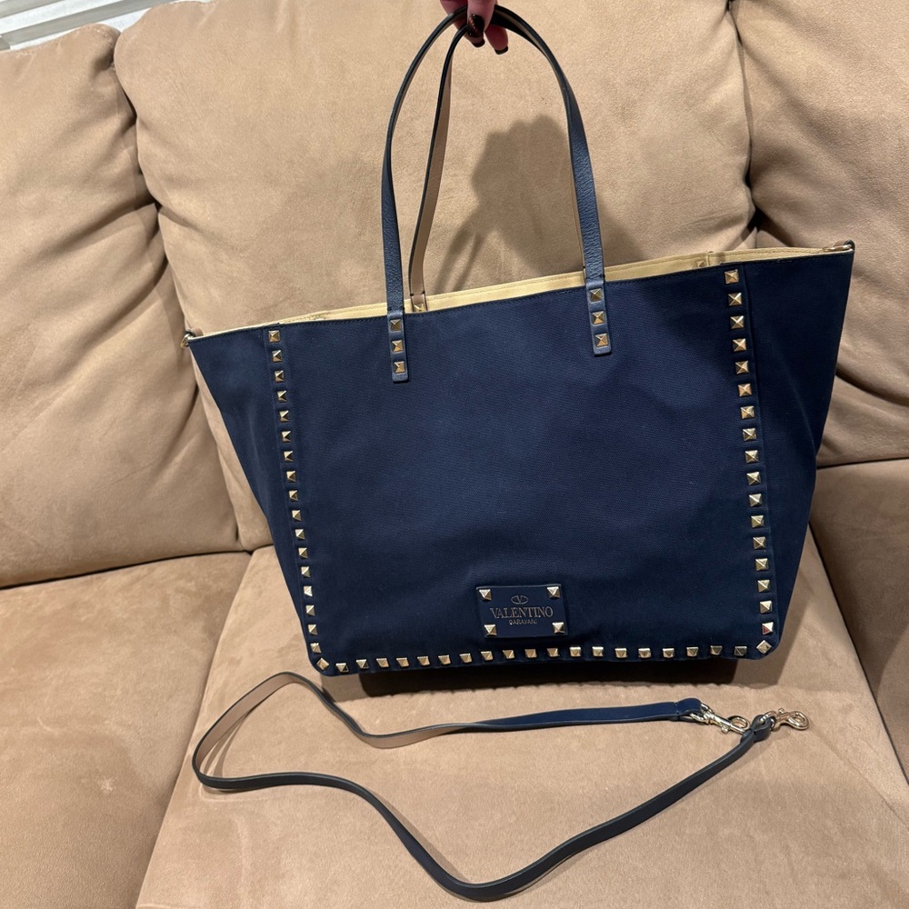 Authentic Valentino Rockstud Reversible Tote in Medium Navy/ Beige